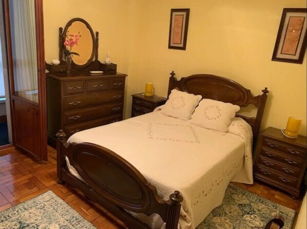 2 Schlafzimmer, Bügeleisen/Bügelbrett, kostenloses WLAN, Bettwäsche