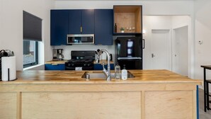 Kaffetrakter/tekoker, kjøleskap, mikrobølgeovn og ovn