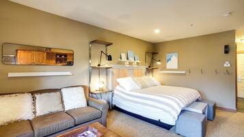 Desk, internet, bed sheets