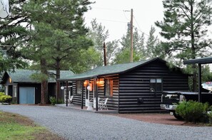 Exterior - Cabin 2 "Los Burros" (Pinetop)