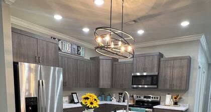 High N Heber /Brand new 4 bedroom 2.5 bath 2 car garage/washer & dryer available