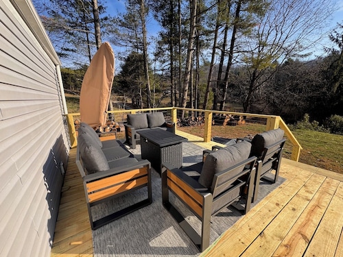 Charming Mountain Retreat Near Grayson Highlands, 2BR 2BA, Sleeps 6