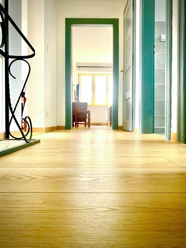 L’indémodable! Appartement spacieux, rénové et lumineux avec 2 chambres!