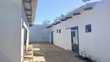 Economy House | Teres/patio