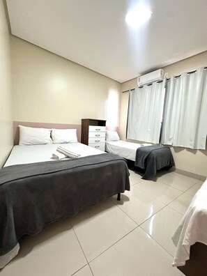 2 habitaciones, decoración personalizada y muebles diferentes 