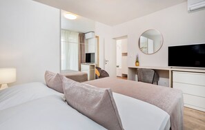 2 bedrooms, desk, soundproofing, iron/ironing board