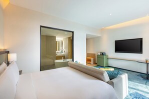 Suite, 1 llit de matrimoni gran (Bukit Randu City View) | Roba de llit d'alta qualitat i matalassos de la marca Select Comfort 