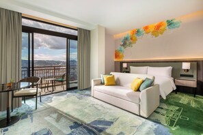 Suite, 1 King Bed (Bukit Randu City View) | Premium bedding, Select Comfort beds, minibar, desk - Holiday Inn Lampung Bukit Randu by IHG (Bandar Lampung)