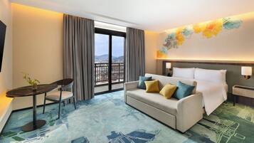 1 bedroom, premium bedding, Select Comfort beds, desk