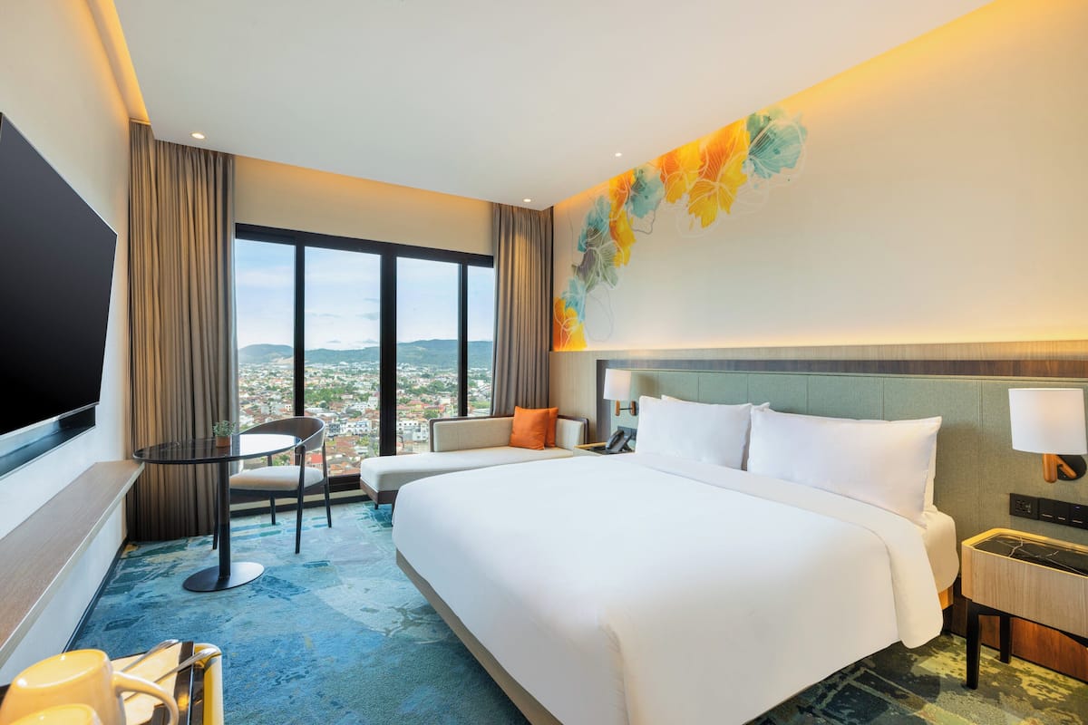 Standard Room Panoramic, 1 King Bed | Premium bedding, Select Comfort beds, minibar, in-room safe