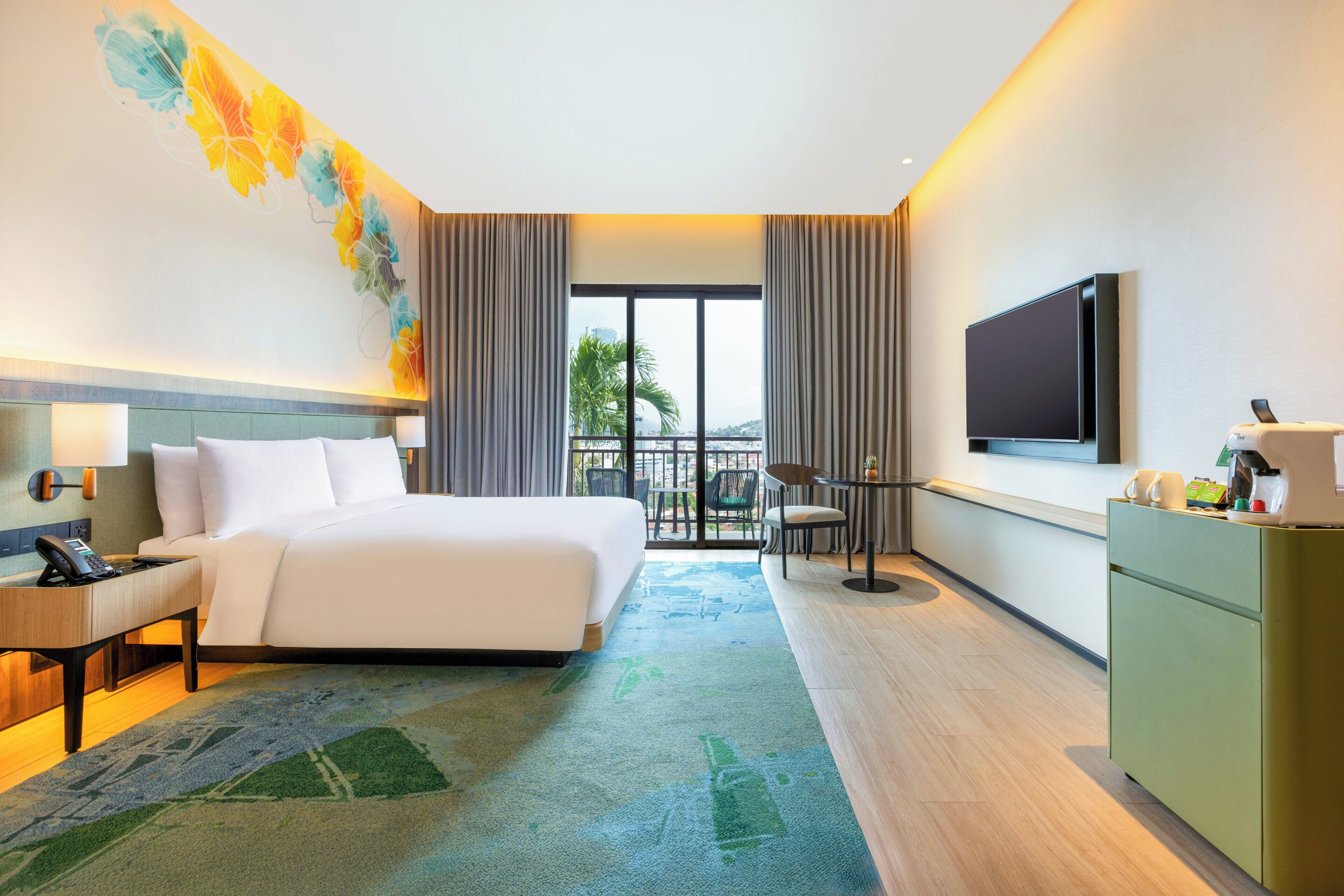 Premium Room, 1 King Bed | Premium bedding, Select Comfort beds, minibar, in-room safe