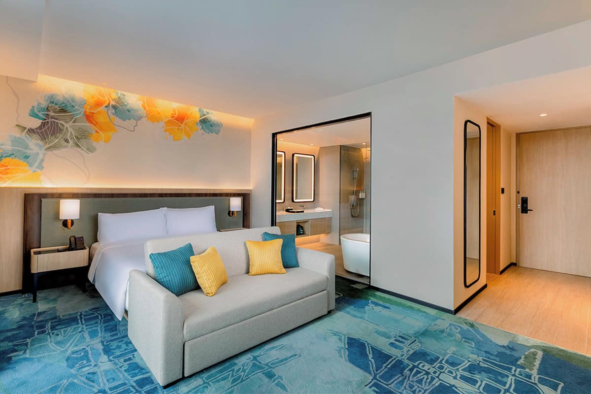 Suite, 1 King Bed (Bukit Randu City View) | Premium bedding, Select Comfort beds, minibar, desk