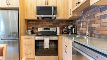 Microwave, oven, stovetop, coffee/tea maker