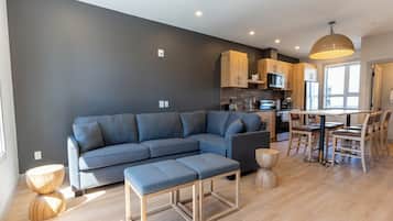 Two Bedroom Queen Suite
