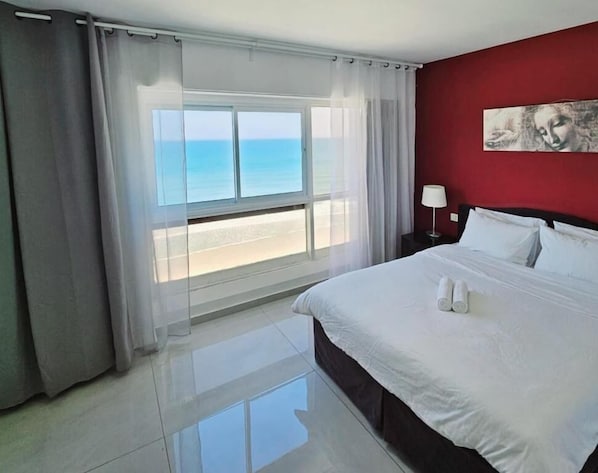 Exclusive Apartment | 1 bedroom, premium bedding, down comforters, individually decorated - SHaYaSH apartments Leonardo Bat-Yam (Bat Yam)