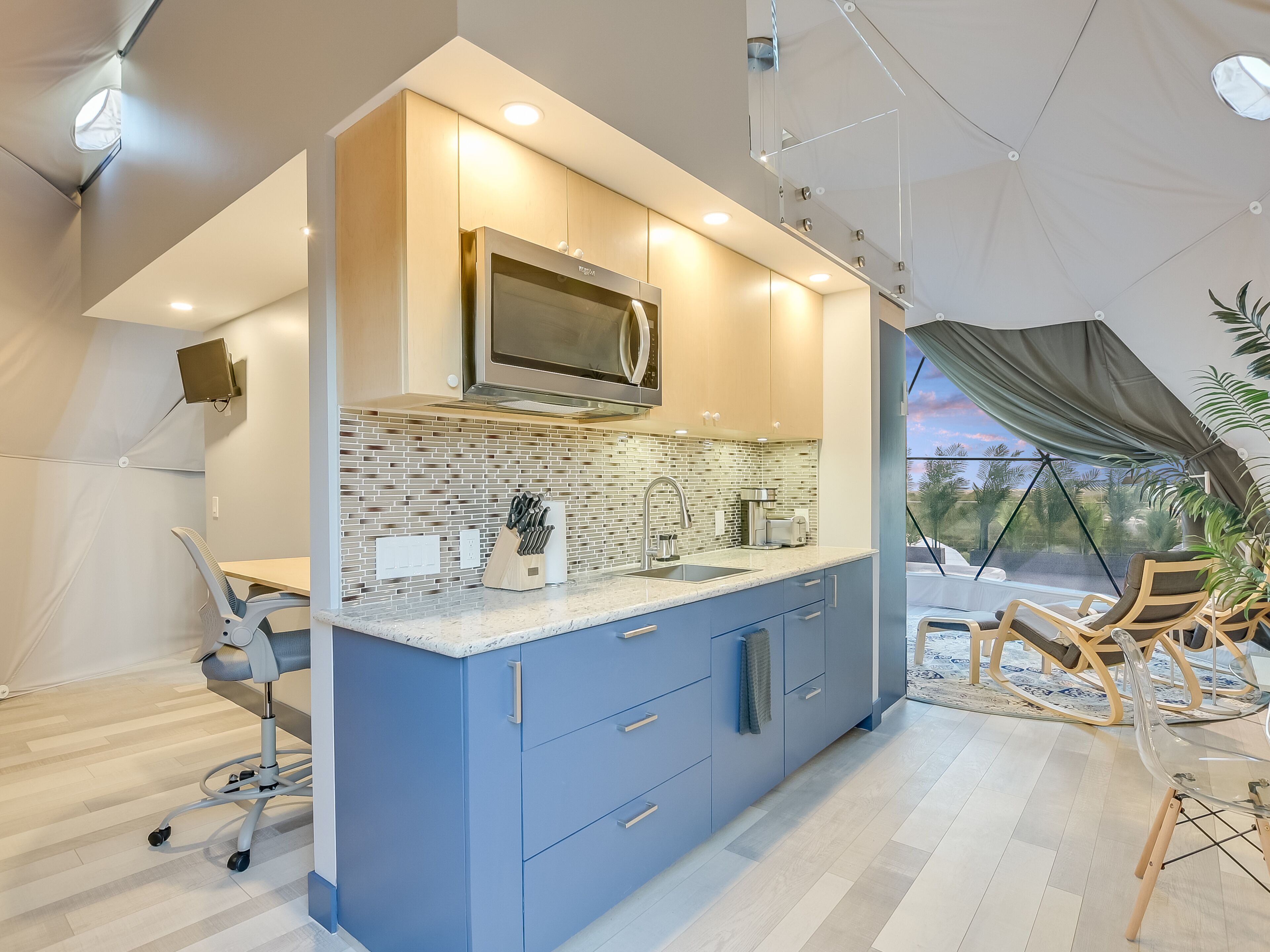 Fridge, microwave, coffee/tea maker, toaster