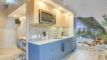 Fridge, microwave, coffee/tea maker, toaster