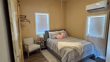 1 bedroom, WiFi, bed sheets