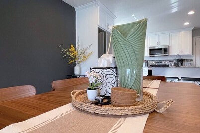 Modern, spacious, quiet home close to the River