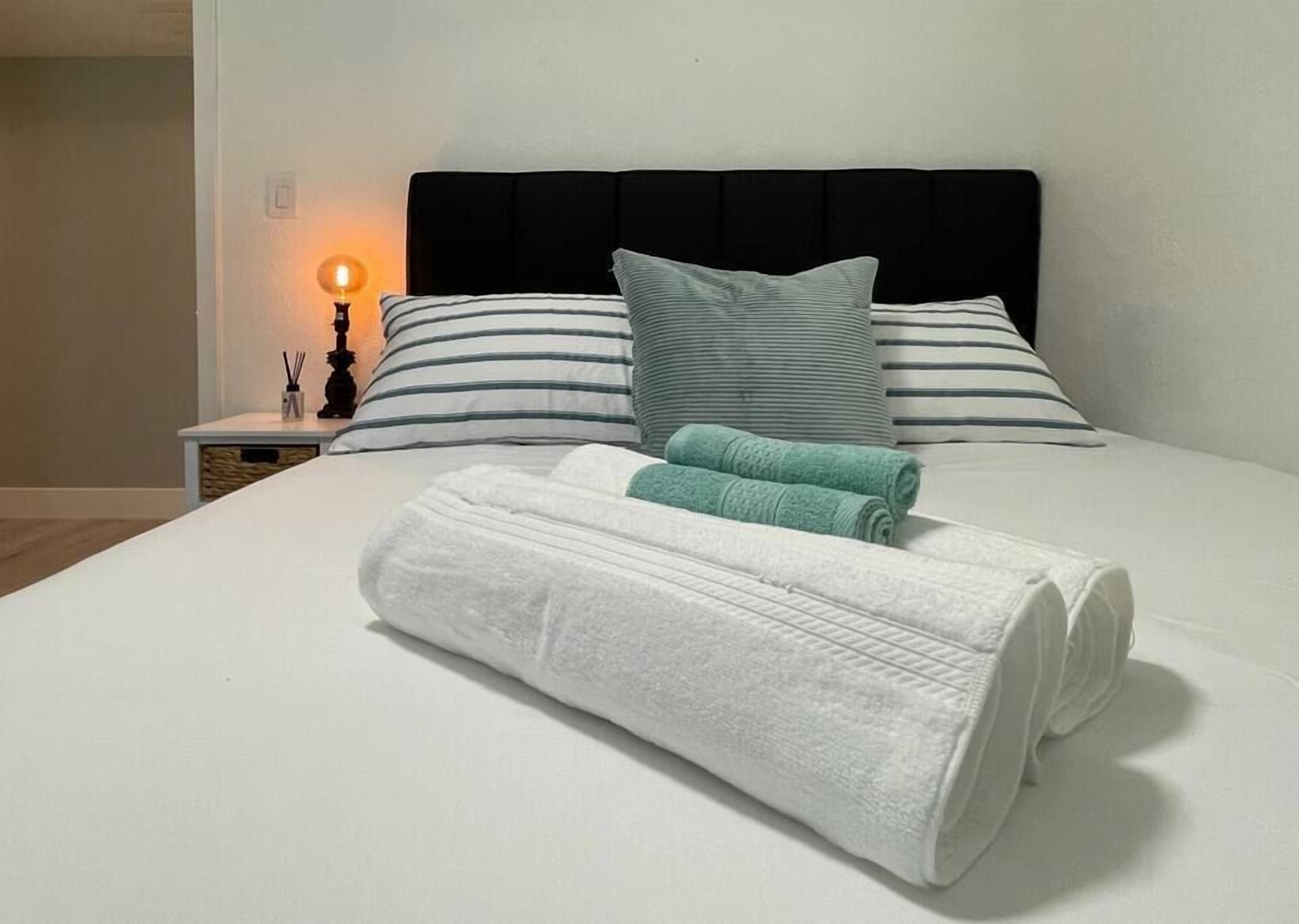 3 bedrooms, iron/ironing board, WiFi, bed sheets