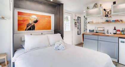 TINY ART HOUSE near the beat