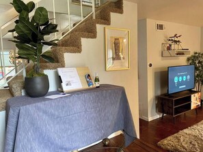 Interior - Artist's Condo with 2 Bedroom & Arcade (Sacramento)