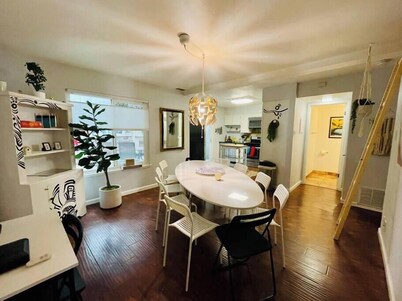 Artist's Condo with 2 Bedroom & Arcade