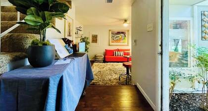 Artist's Condo with 2 Bedroom & Arcade