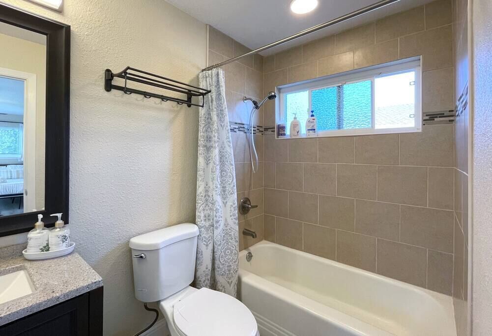 Baignoire, sèche-cheveux