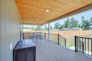 Private Deck | Gas Grill | Outdoor Dining Area