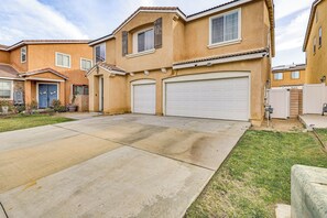 Exterior - Large Menifee Home: 1 Block to Neighborhood Park! (Menifee)