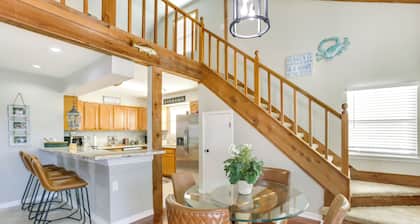 Bayou Bliss: Barataria Waterfront Getaway w/ Dock!