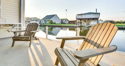 Bayou Bliss: Barataria Waterfront Getaway w/ Dock!