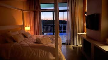 1 bedroom, premium bedding, minibar, in-room safe