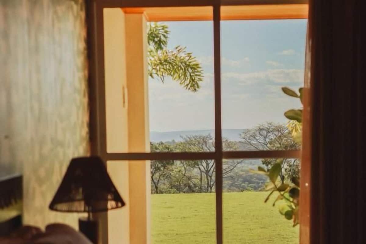 Standaard suite | 1 slaapkamer, luxe beddengoed, een minibar, een kluis op de kamer
