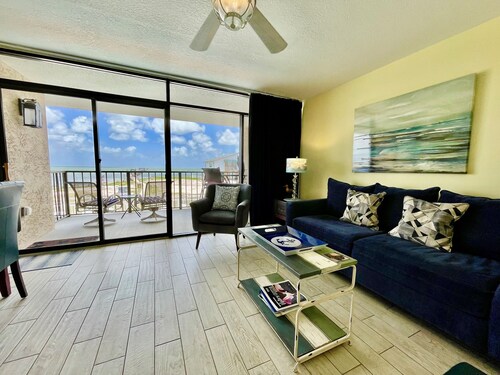 Waterfront, Romantic, Views, Pool/Hot tub, Kitchen, 2 TVs, Fishing Pier, WIFI