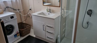 Cosy and Warm.  Centrally located to all Invercargill has to offer.