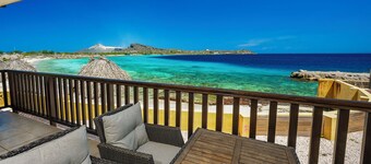 2 Bedroom Beachfront Condo in Jan Thiel. Great location for snorkeling/diving. 