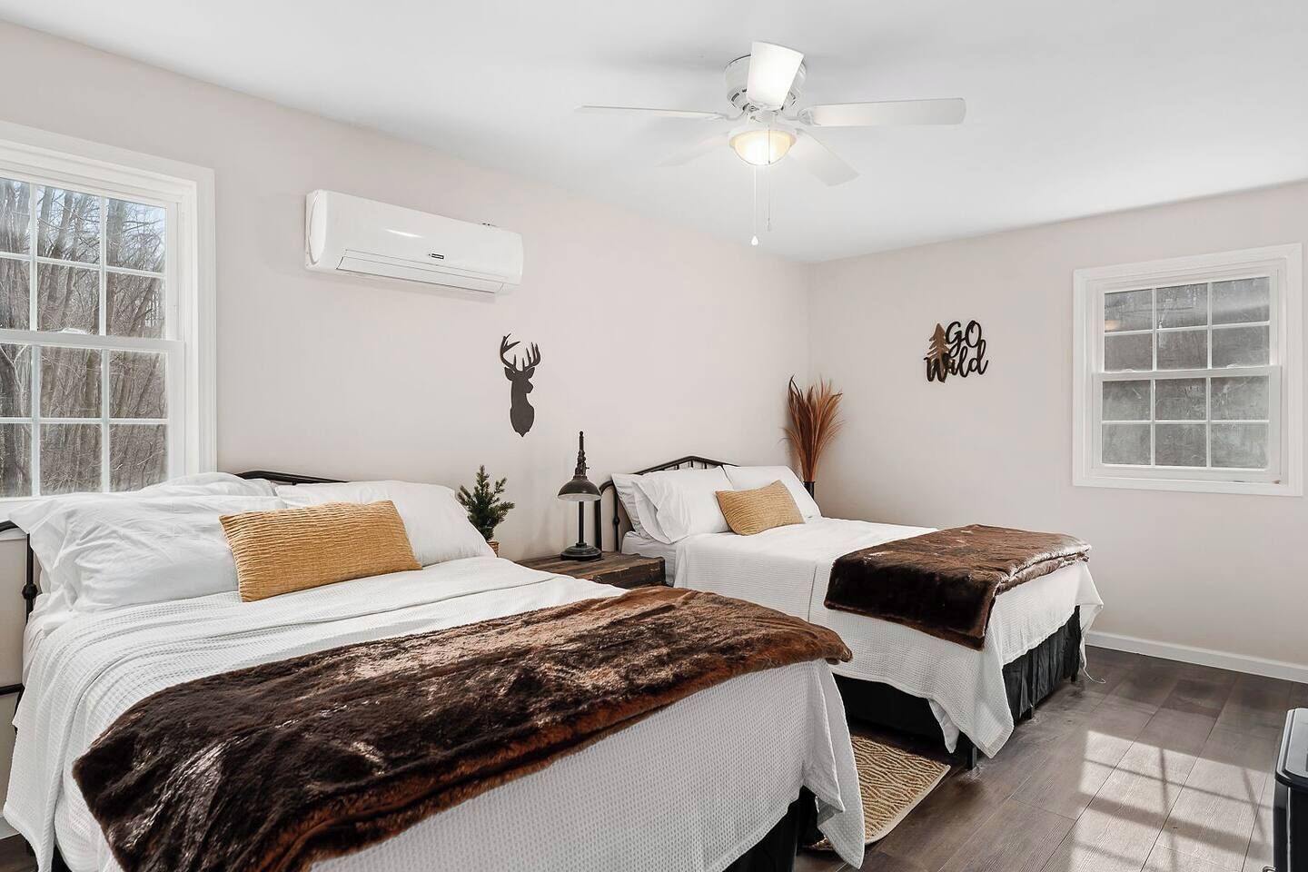 5 habitaciones, tabla de planchar con plancha y wifi gratis 