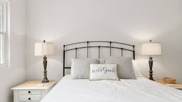 5 bedrooms, iron/ironing board, free WiFi, bed sheets