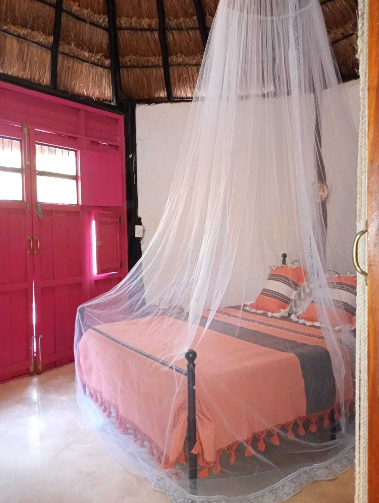 1 bedroom, desk, WiFi, bed sheets