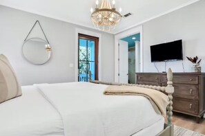 5 多间卧室、办公桌、熨斗/熨衣板、旅行婴儿床