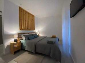 1 bedroom, iron/ironing board, travel cot, free WiFi