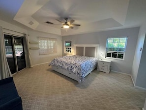 3 bedrooms, desk, iron/ironing board, free WiFi