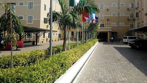 Unclassified image, 5 of 22, button - Chilla Luxury Suites Kano (Kano)
