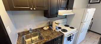 Boutique motel with private beach access & full kitchen