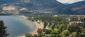 Boutique motel with private beach access & kitchenette