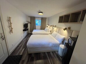 1 bedroom, WiFi (free), bed sheets - Boutique motel with private beach access & kitchenette (Penticton)