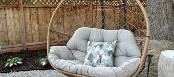 Lakeside Villa & Nordic Spa - Boutique motel with beach access