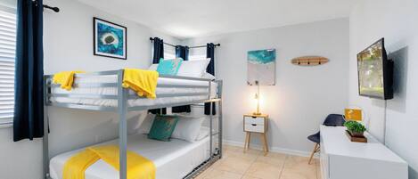 2 bedrooms, iron/ironing board, travel cot, free WiFi